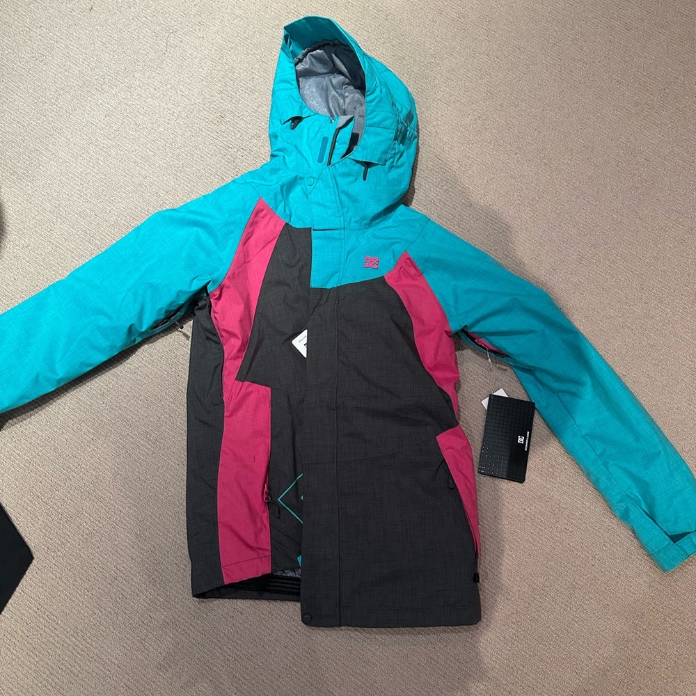 Dc women’s Colorful Jacket ski jacket nwt